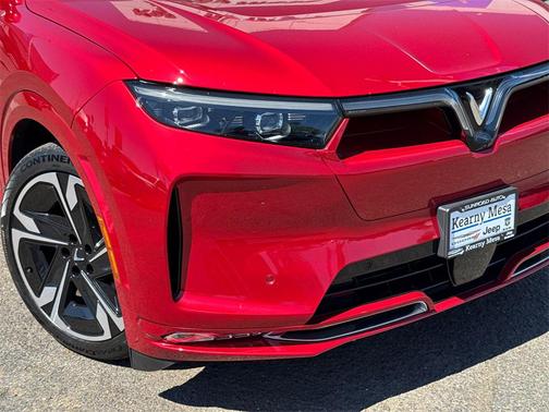 2024 VinFast VF 9 Plus