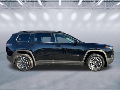 2026 Jeep Cherokee Laredo 4x4