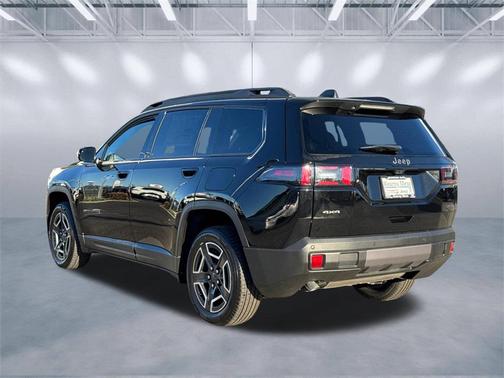 2026 Jeep Cherokee Laredo 4x4