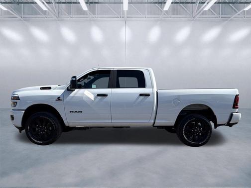 Bright White Clearcoat 2026 RAM 2500 Big Horn Crew Cab 4x4 6'4' Box