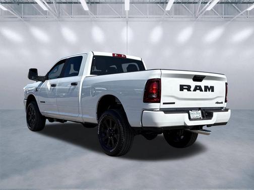 Bright White Clearcoat 2026 RAM 2500 Big Horn Crew Cab 4x4 6'4' Box