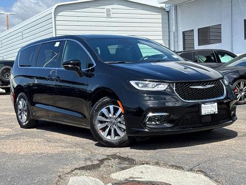 2025 Chrysler Pacifica Hybrid Select