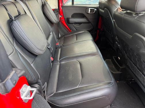 Firecracker Red Clearcoat 2023 Jeep Wrangler 4xe Rubicon