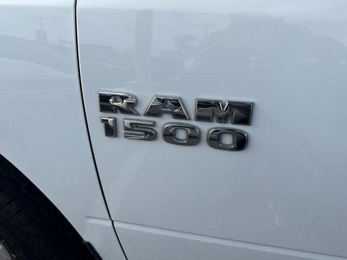 Bright White Clearcoat 2018 RAM 1500 Tradesman