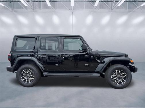 2026 Jeep Wrangler 4-Door Sahara 4x4