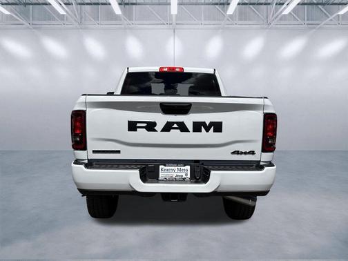 Bright White Clearcoat 2026 RAM 2500 Big Horn Crew Cab 4x4 6'4' Box
