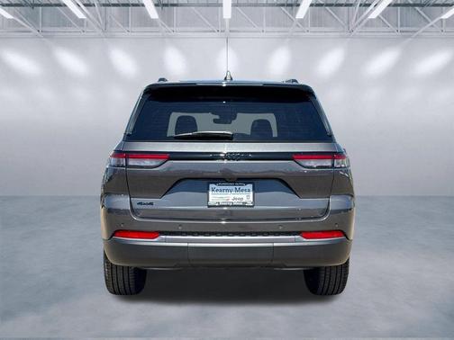 Baltic Gray Metallic Clearcoat 2026 Jeep Grand Cherokee Altitude
