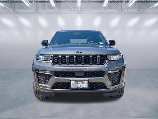 Baltic Gray Metallic Clearcoat 2026 Jeep Grand Cherokee Altitude