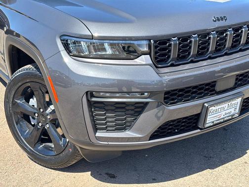 Baltic Gray Metallic Clearcoat 2026 Jeep Grand Cherokee Altitude