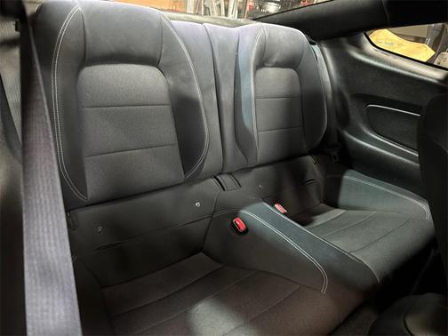 2017 Ford Mustang V6