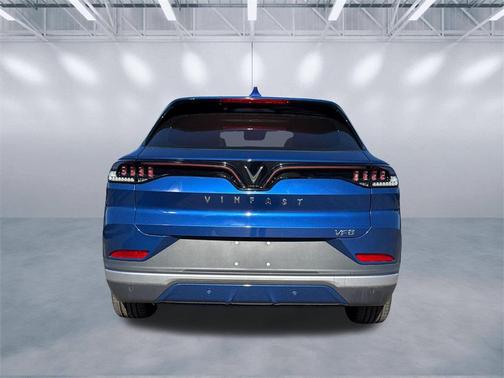 2025 VinFast VF 8 Plus