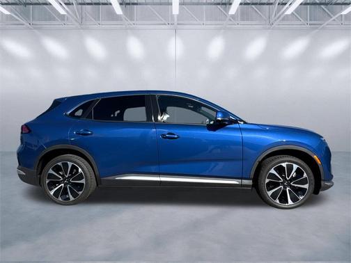 2025 VinFast VF 8 Plus