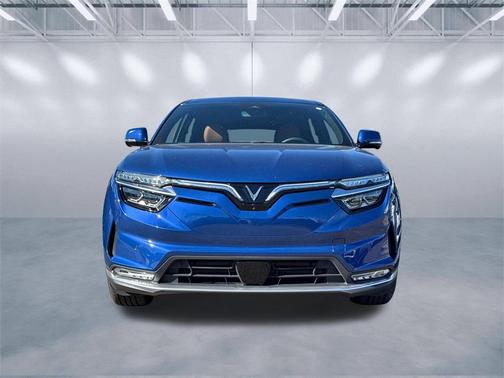 2025 VinFast VF 8 Plus