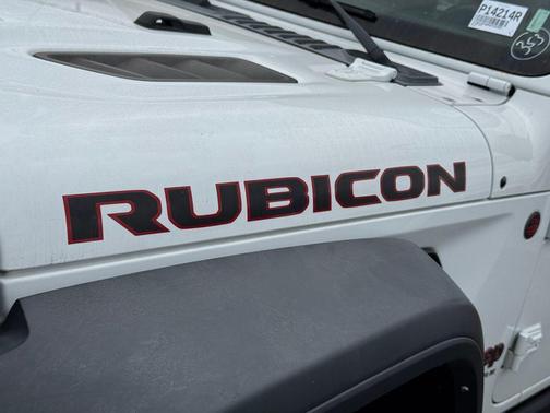 Bright White Clearcoat 2023 Jeep Wrangler Rubicon