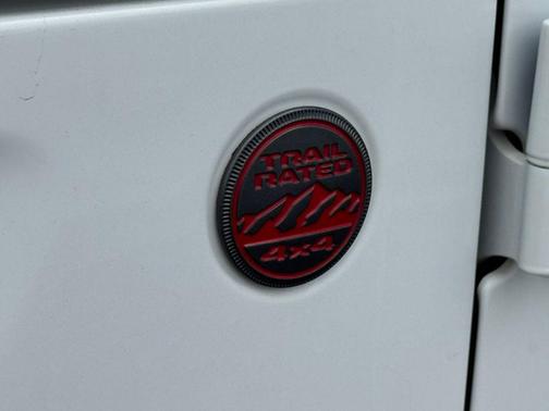 Bright White Clearcoat 2023 Jeep Wrangler Rubicon