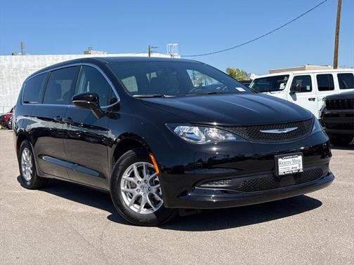 2025 Chrysler Voyager LX