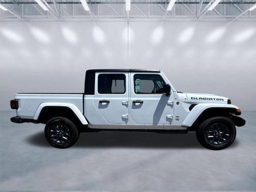 Bright White Clearcoat 2026 Jeep Gladiator 85th Anniversary Edition