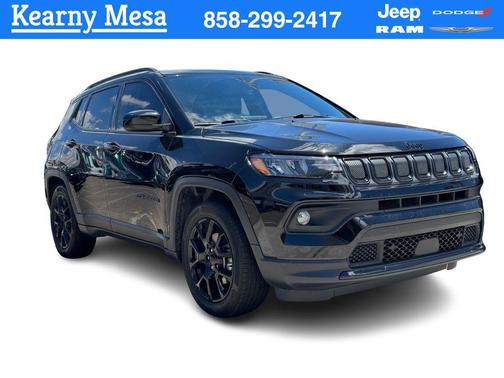 Diamond Black Crystal Pearlcoat 2022 Jeep Compass Latitude