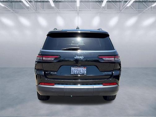 Diamond Black Crystal Pearlcoat 2022 Jeep Grand Cherokee L Limited