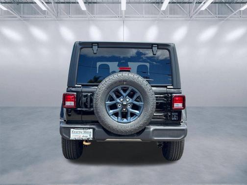 Black Clearcoat 2026 Jeep Wrangler 85th Anniversary