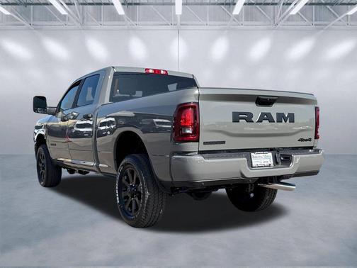 Ceramic Gray Clearcoat 2026 RAM 2500 Big Horn Crew Cab 4x4 6'4' Box