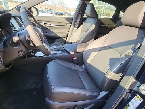 2025 INFINITI QX55 ESSENTIAL