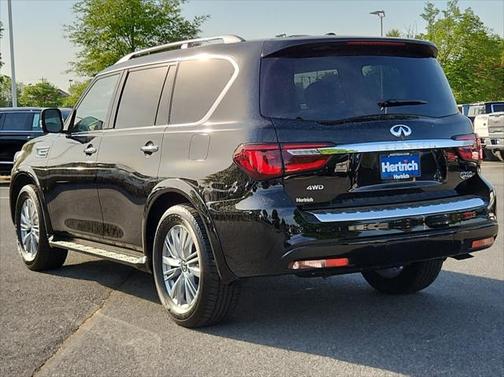 2022 INFINITI QX80 Luxe