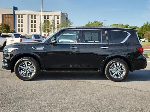 2022 INFINITI QX80 Luxe