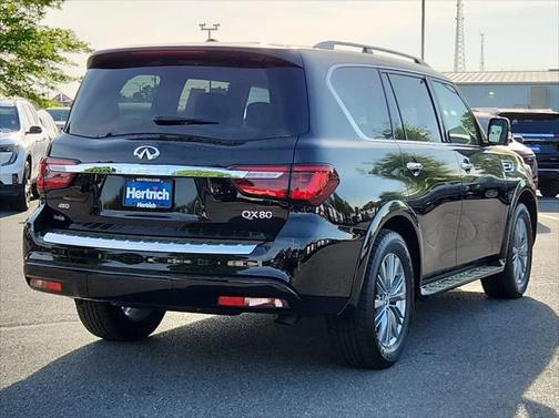 2022 INFINITI QX80 Luxe