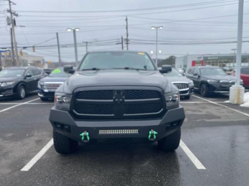 2017 RAM 1500 Night Crew Cab 4x4 5'7' Box