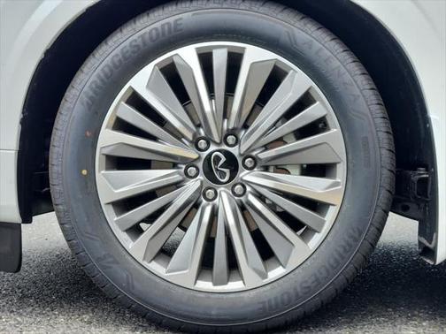 2025 INFINITI QX80 Luxe