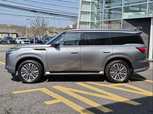 Dynamic Metal 2026 INFINITI QX80 Luxe