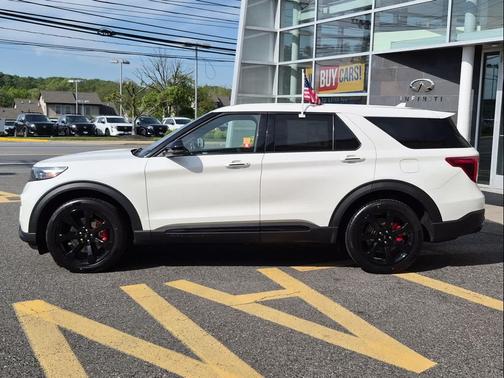Star White Metallic Tri-Coat 2022 Ford Explorer ST
