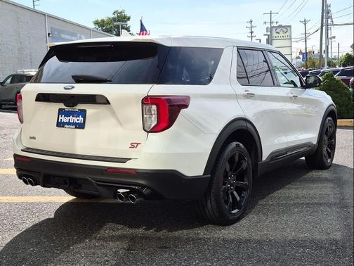 Star White Metallic Tri-Coat 2022 Ford Explorer ST