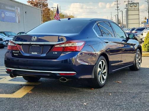 2017 Honda Accord EX-L w/Navigation & Honda Sensing