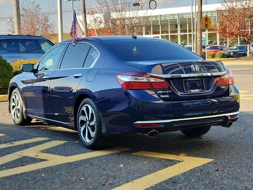 2017 Honda Accord EX-L w/Navigation & Honda Sensing