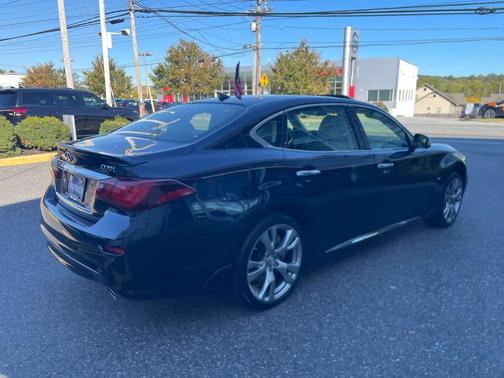 2016 INFINITI Q70L 3.7X