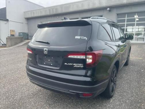 2022 Honda Pilot AWD Black Edition