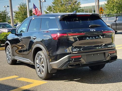 2023 INFINITI QX60 Pure