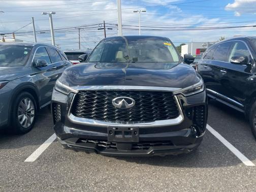 2023 INFINITI QX60 Pure