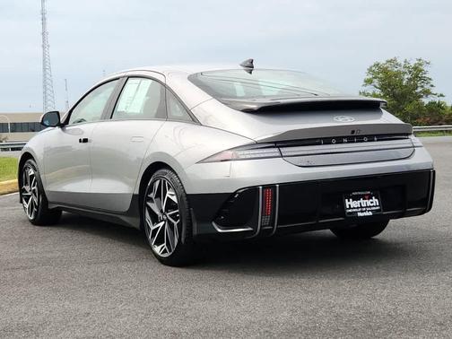 2023 Hyundai IONIQ 6 SEL