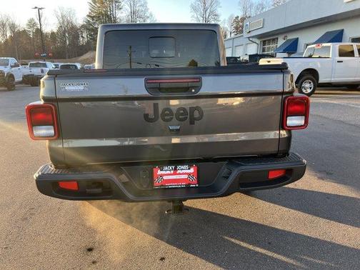 2024 Jeep Gladiator Sport