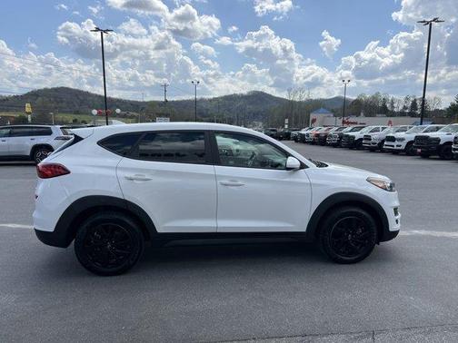 Dazzling White 2019 Hyundai TUCSON SE