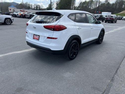 Dazzling White 2019 Hyundai TUCSON SE