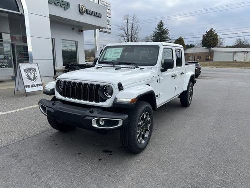 2026 Jeep Gladiator Sport