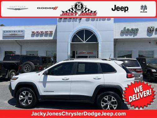 Bright White Clearcoat 2016 Jeep Cherokee Trailhawk
