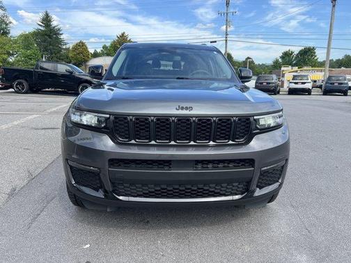 Metallic 2023 Jeep Grand Cherokee L Limited