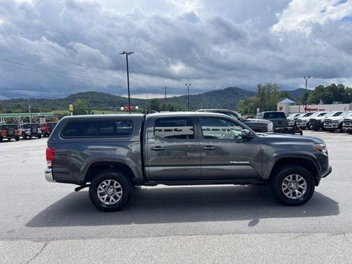 2017 Toyota Tacoma SR5