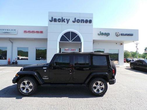 Photo 1 of 14 of 2016 Jeep Wrangler Unlimited Sahara