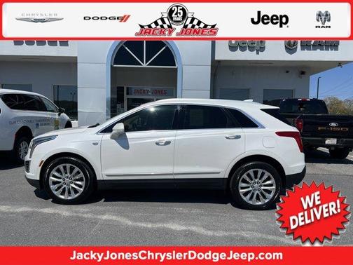 Crystal White Tri-Coat 2017 Cadillac XT5 Platinum